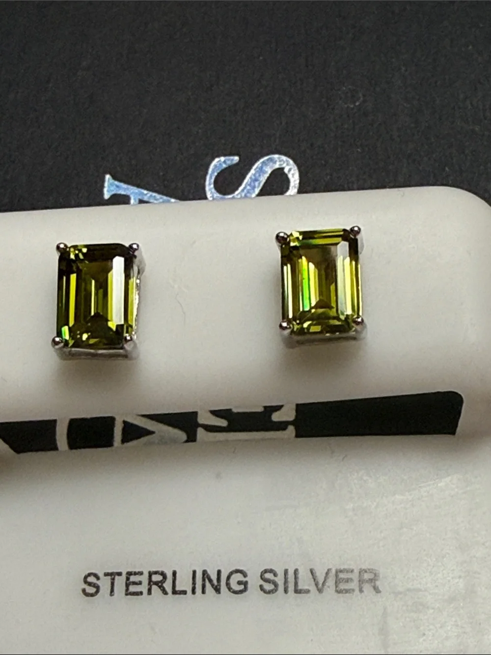 925 Sterling Silver Peridot-Green Emerald Cut Stud Earrings NEW
